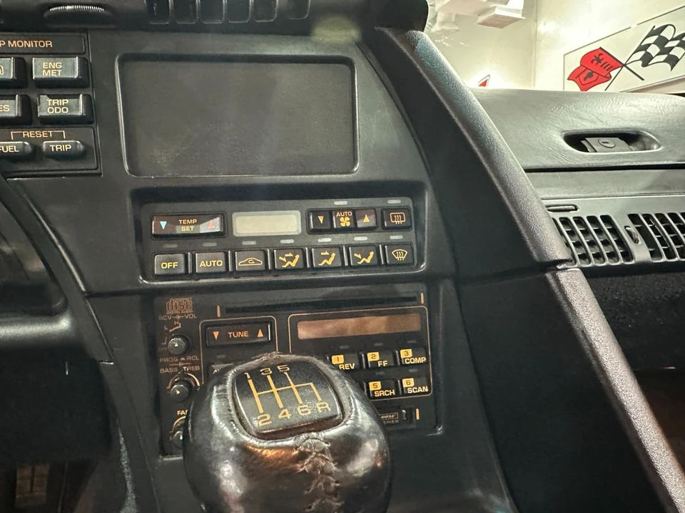 1993 Chevrolet Corvette C4 - Image 16 of 21