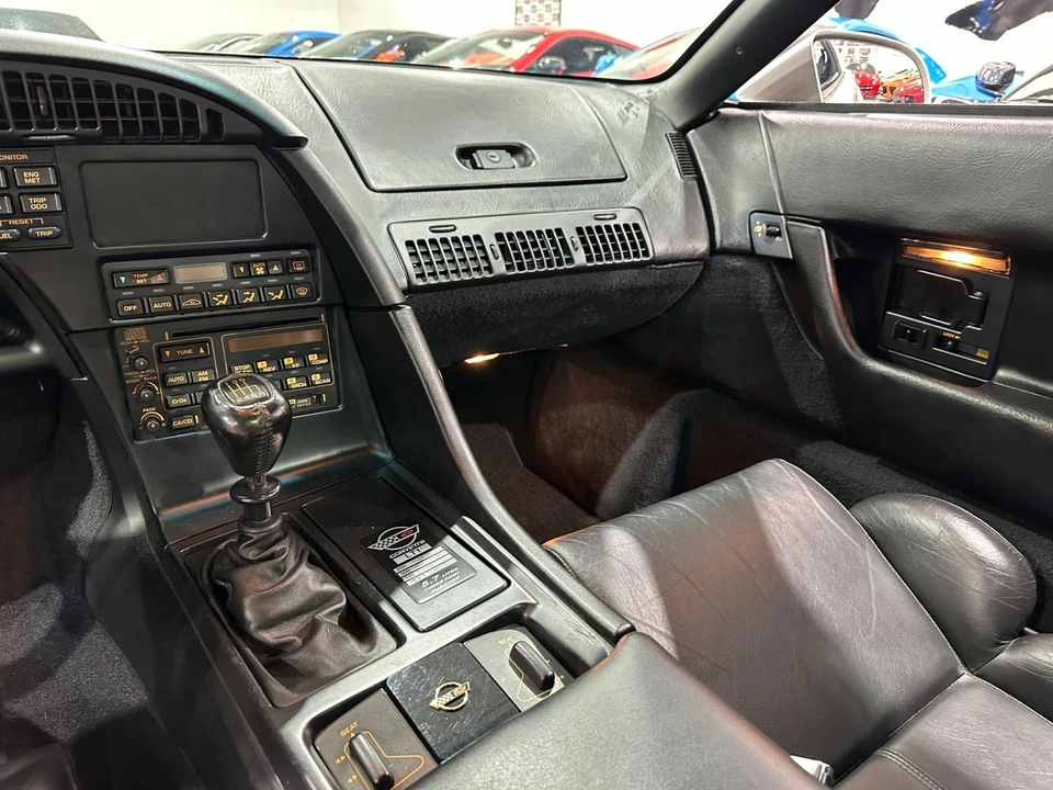 1993 Chevrolet Corvette C4 - Image 17 of 21