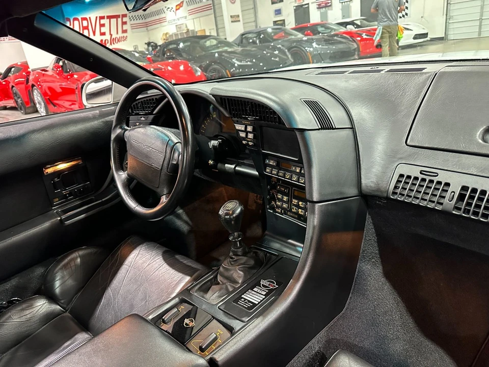 1993 Chevrolet Corvette C4 - Image 12 of 21