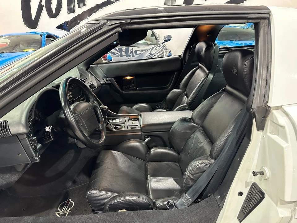1993 Chevrolet Corvette C4 - Image 18 of 21