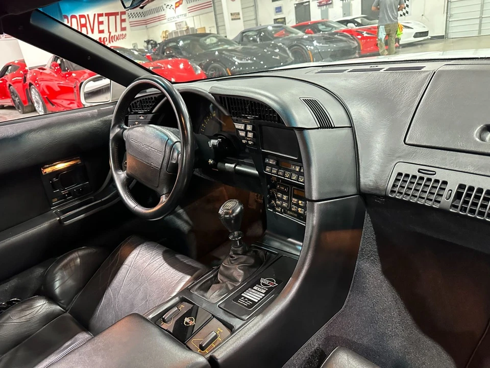 1993 Chevrolet Corvette C4 - Image 15 of 21