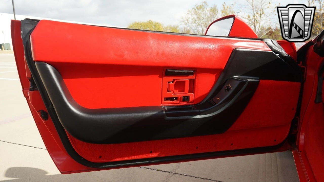 1993 Chevrolet Corvette C4 - Image 16 of 21