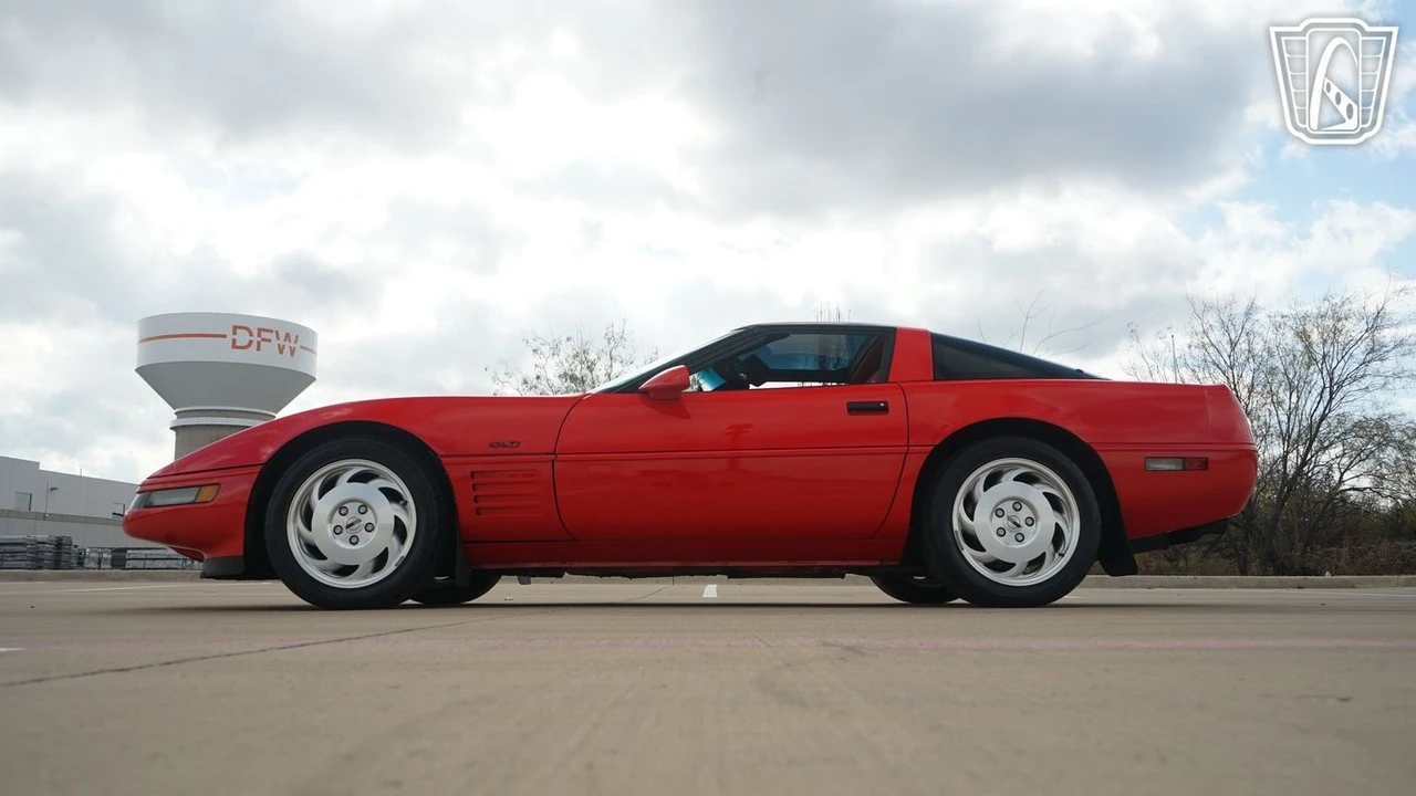 1993 Chevrolet Corvette C4 - Image 9 of 12