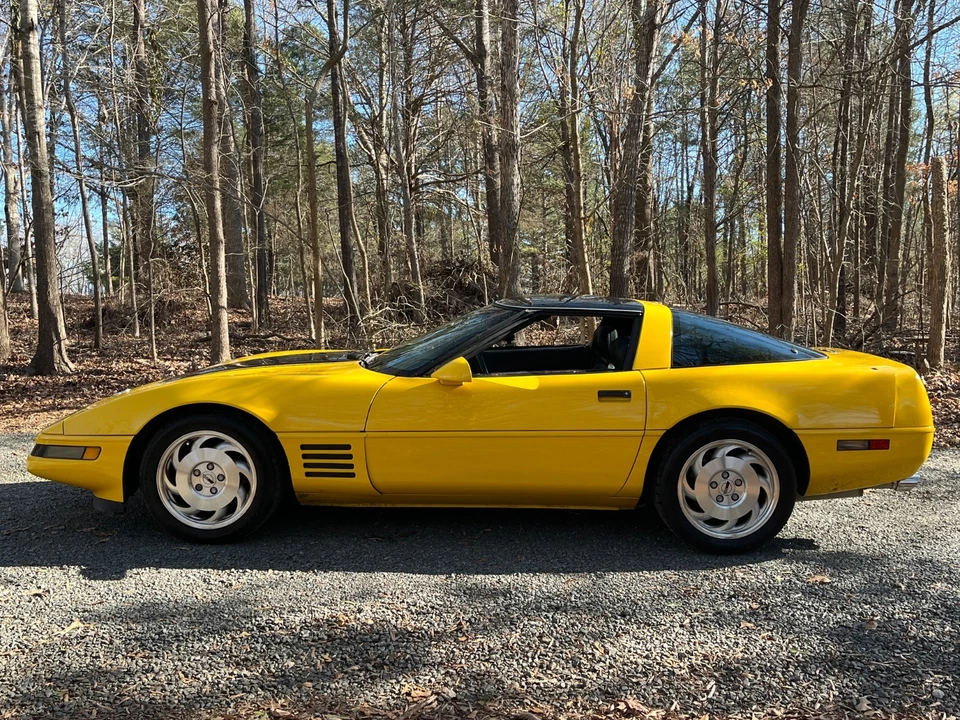 1993 Chevrolet Corvette C4 - Image 2 of 16