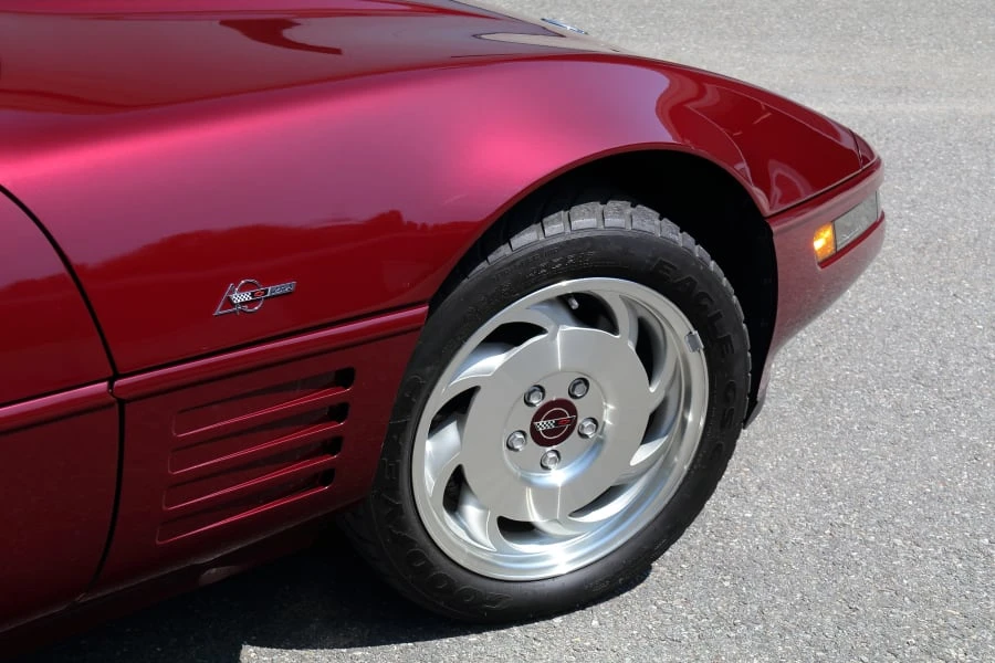 1993 Chevrolet Corvette C4 ZR1 - Image 20 of 31