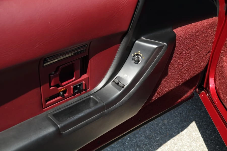 1993 Chevrolet Corvette C4 ZR1 - Image 29 of 31