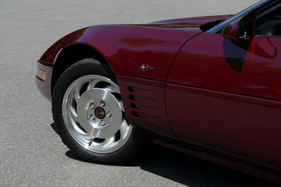 1993 Chevrolet Corvette C4 ZR1 - Image 16 of 31