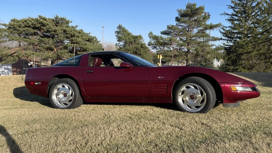 1993 Chevrolet Corvette C4 ZR1 - Image 2 of 25