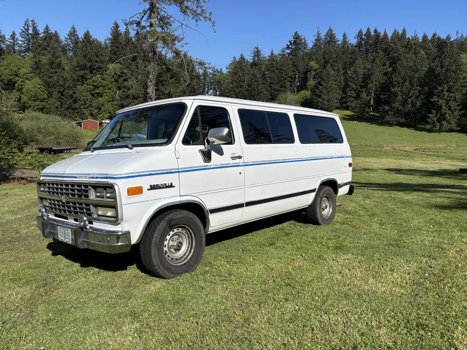 1993 Chevrolet G-Series Van - Image 2 of 31