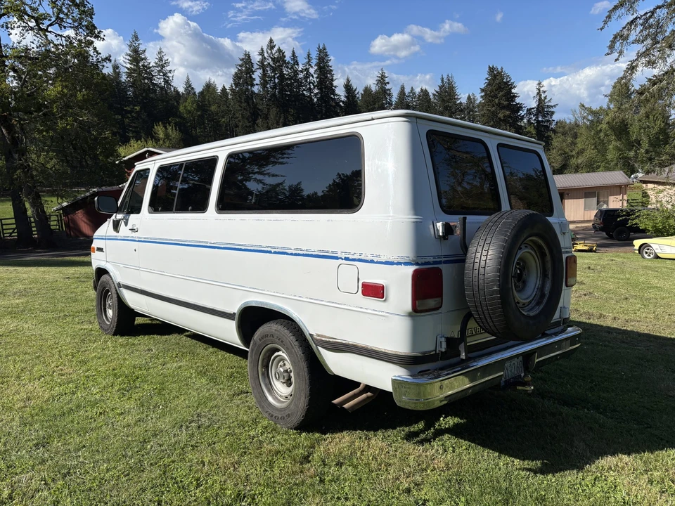 1993 Chevrolet G-Series Van - Image 4 of 31