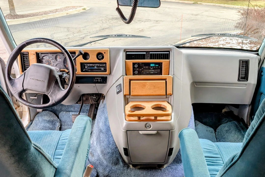1993 Chevrolet G-Series Van - Image 27 of 31