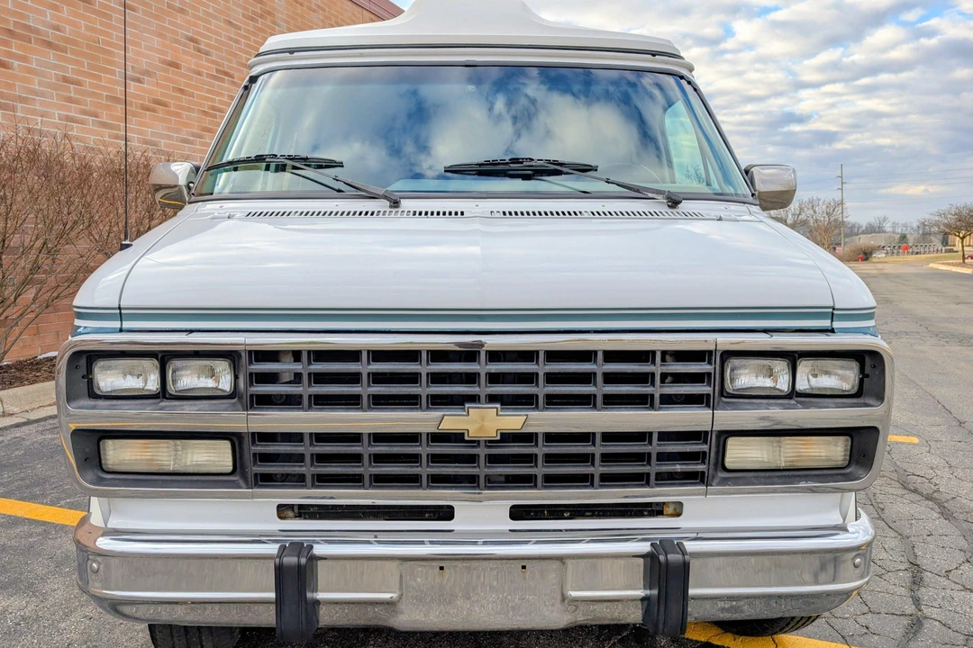 1993 Chevrolet G-Series Van - Image 2 of 31