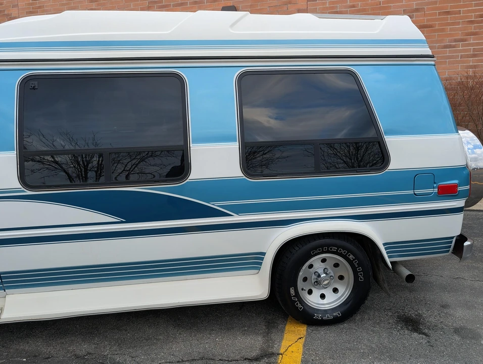 1993 Chevrolet G-Series Van - Image 15 of 31