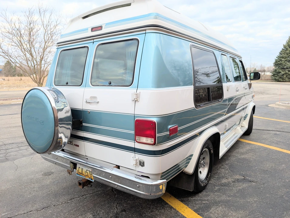 1993 Chevrolet G-Series Van - Image 9 of 31
