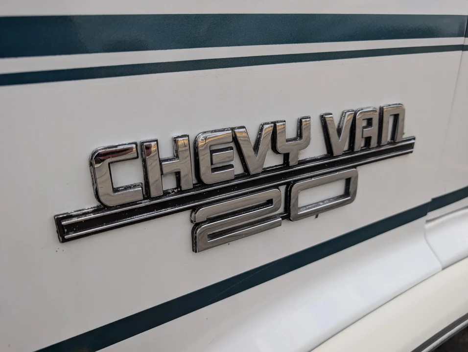 1993 Chevrolet G-Series Van - Image 12 of 31