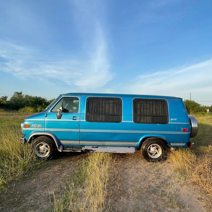 1993 Chevrolet G-Series Van - Image 2 of 21