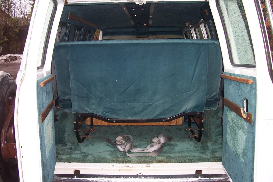 1993 Chevrolet G-Series Van - Image 10 of 13
