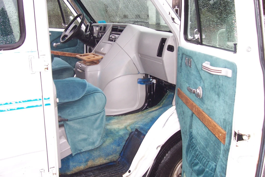 1993 Chevrolet G-Series Van - Image 11 of 13