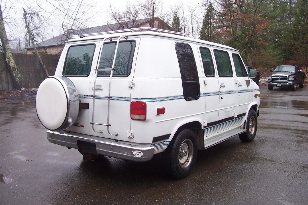 1993 Chevrolet G-Series Van - Image 4 of 13