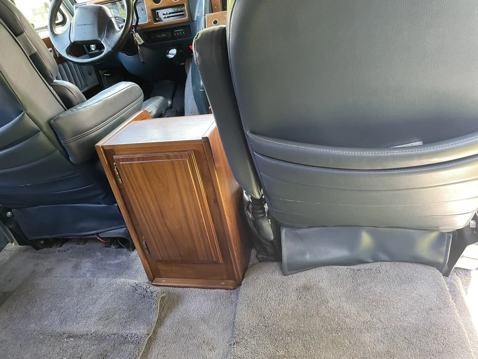 1993 Chevrolet G-Series Van - Image 11 of 25