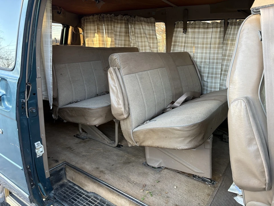 1993 Chevrolet G-Series Van - Image 10 of 12