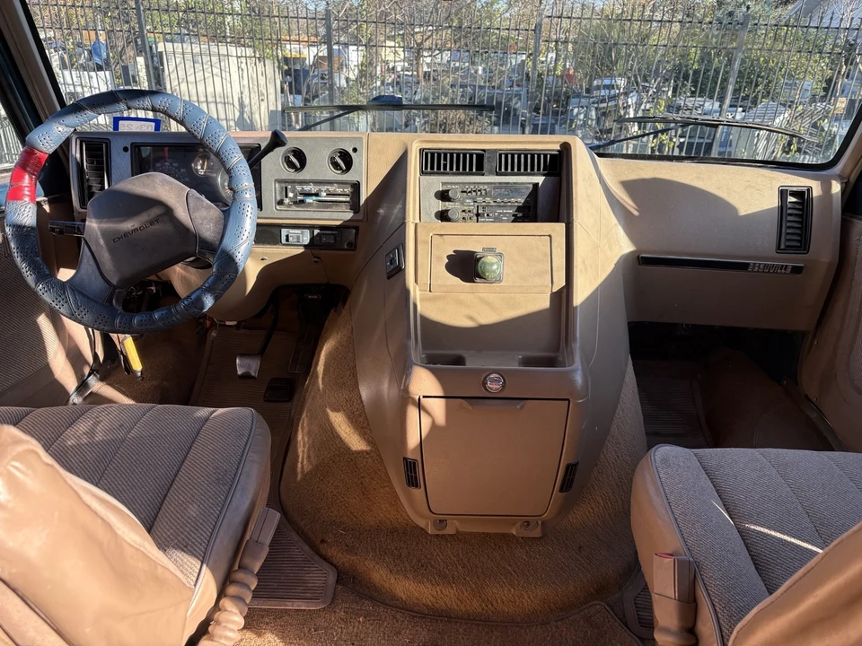 1993 Chevrolet G-Series Van - Image 9 of 12