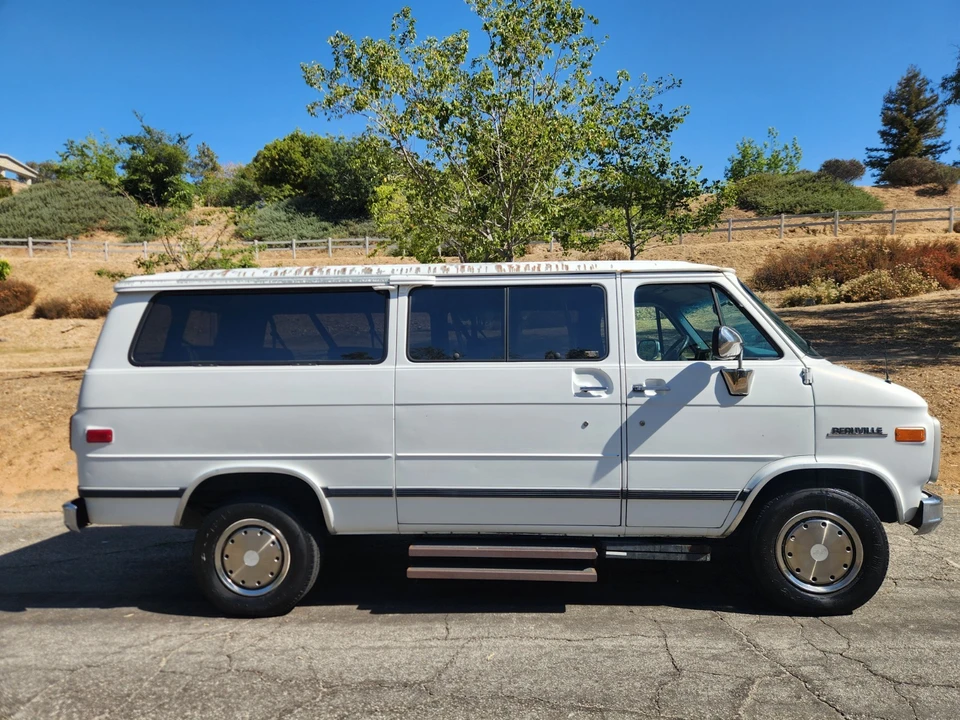 1993 Chevrolet G-Series Van - Image 6 of 26