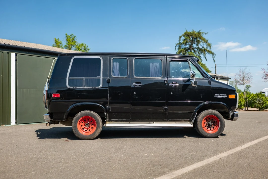 1993 Chevrolet G-Series Van - Image 19 of 30