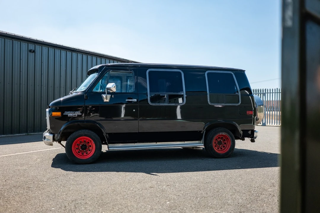 1993 Chevrolet G-Series Van - Image 8 of 30