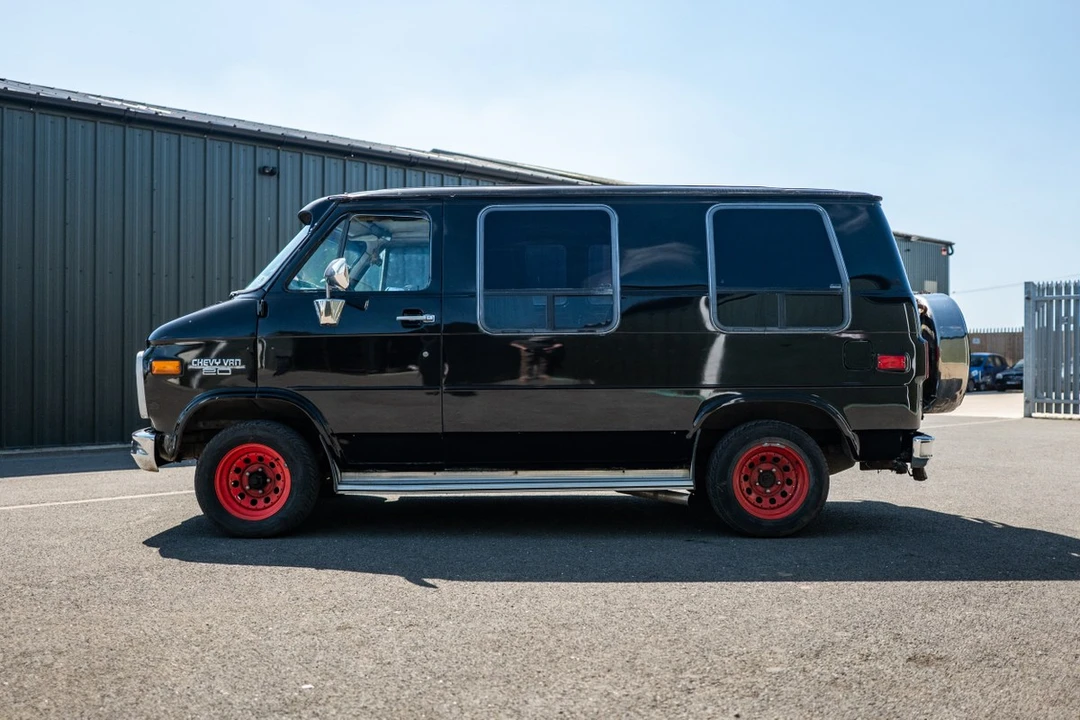 1993 Chevrolet G-Series Van - Image 9 of 30