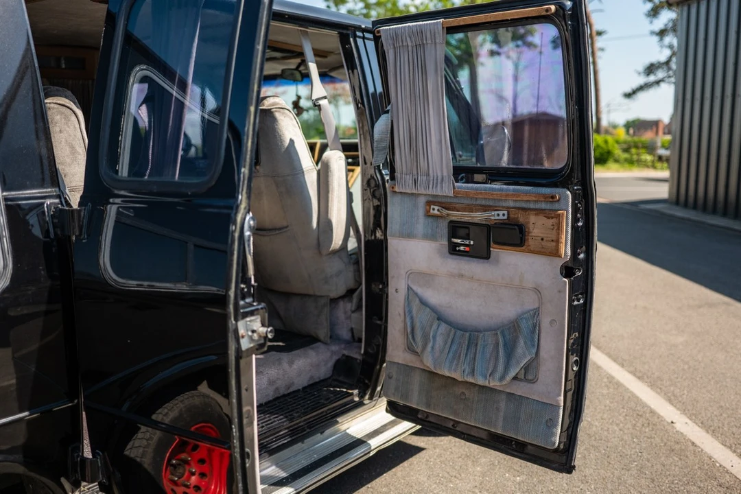 1993 Chevrolet G-Series Van - Image 30 of 30