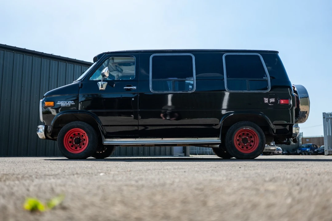 1993 Chevrolet G-Series Van - Image 10 of 30