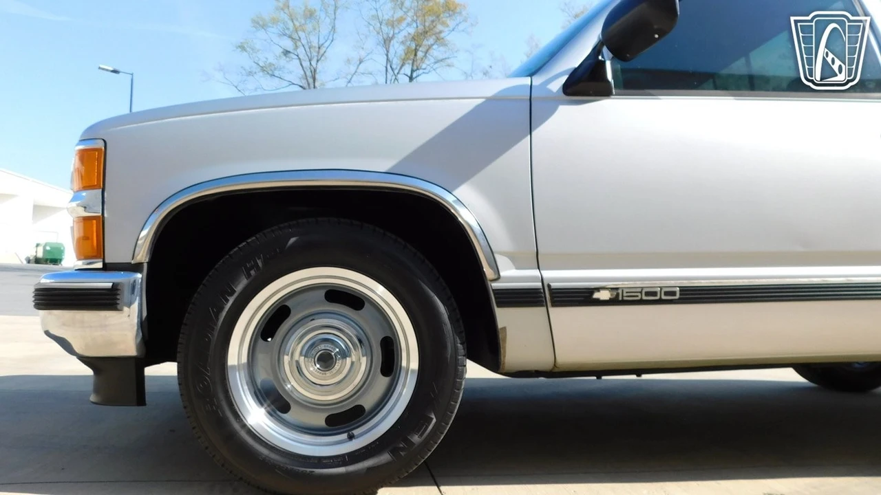 1993 Chevrolet C/K 4th Gen - Image 9 of 12