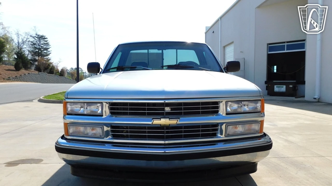 1993 Chevrolet C/K 4th Gen - Image 4 of 12