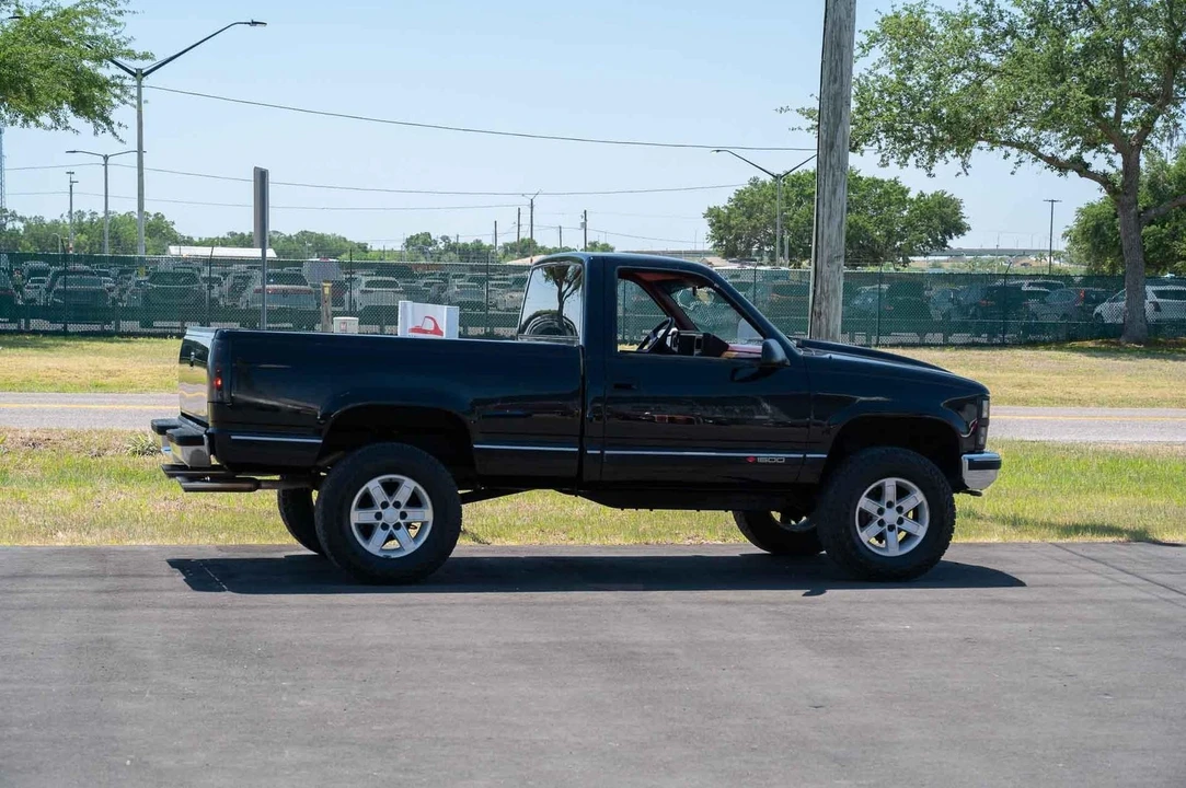 1993 Chevrolet C/K - Image 30 of 31