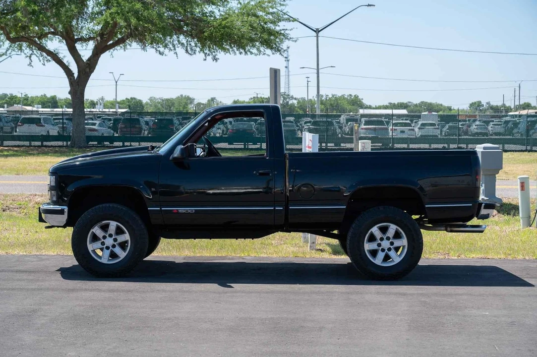 1993 Chevrolet C/K 4th Gen - Image 16 of 21