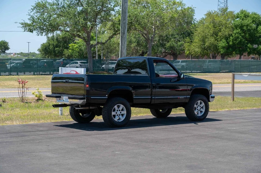 1993 Chevrolet C/K - Image 29 of 31