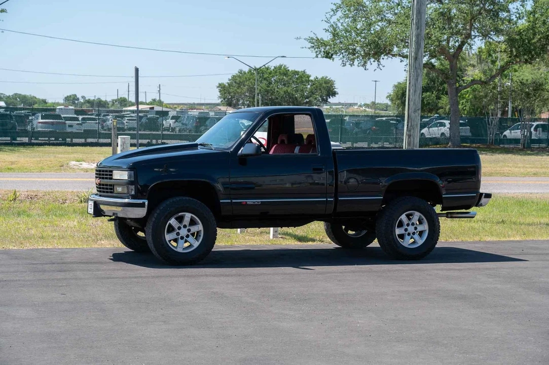 1993 Chevrolet C/K - Image 15 of 31