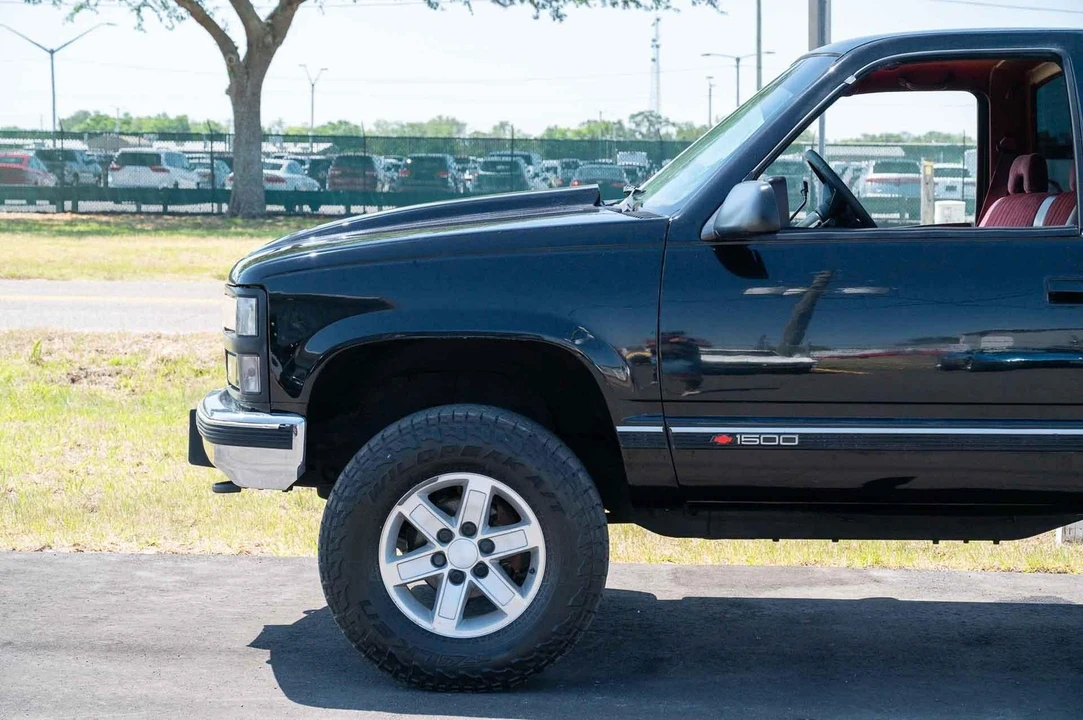 1993 Chevrolet C/K - Image 22 of 31