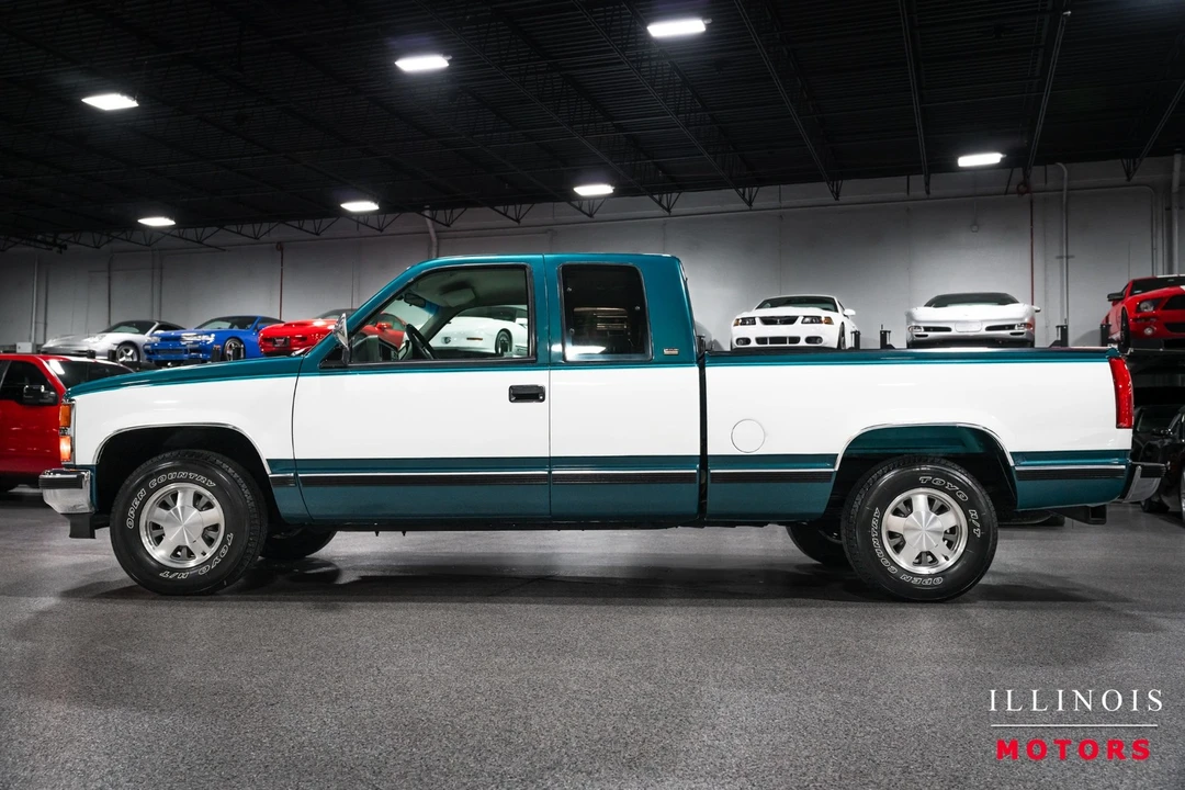 1993 Chevrolet C/K 4th Gen - Image 2 of 31