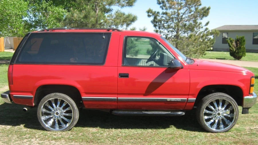 1993 Chevrolet K5 Blazer 3rd Gen - Image 2 of 12