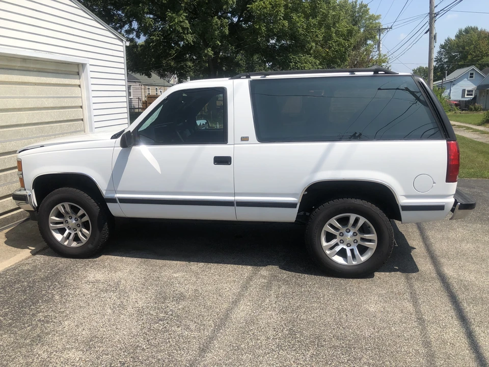 1993 Chevrolet K5 Blazer 3rd Gen - Image 3 of 15