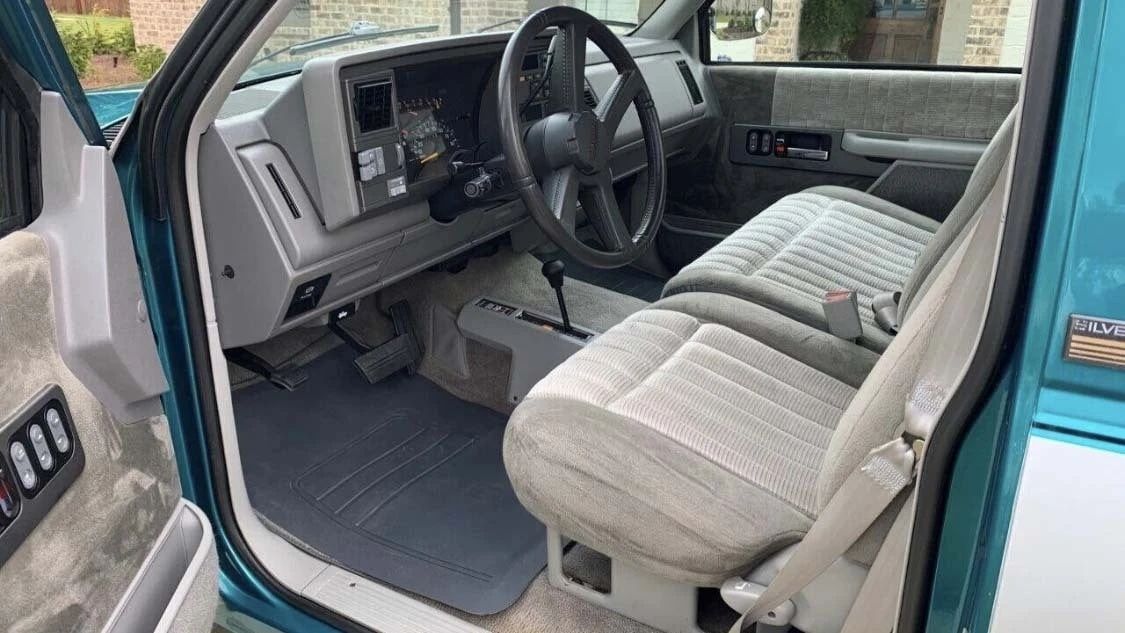 1993 Chevrolet C/K 4th Gen - Image 4 of 19
