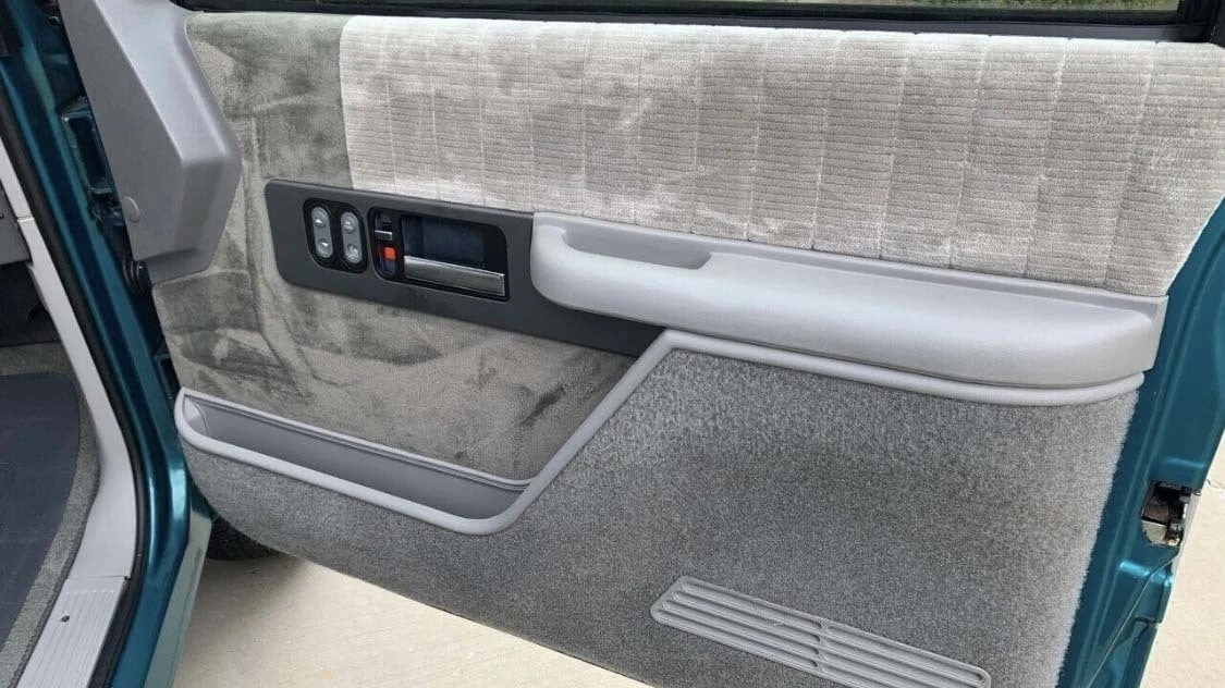 1993 Chevrolet C/K 4th Gen - Image 16 of 19
