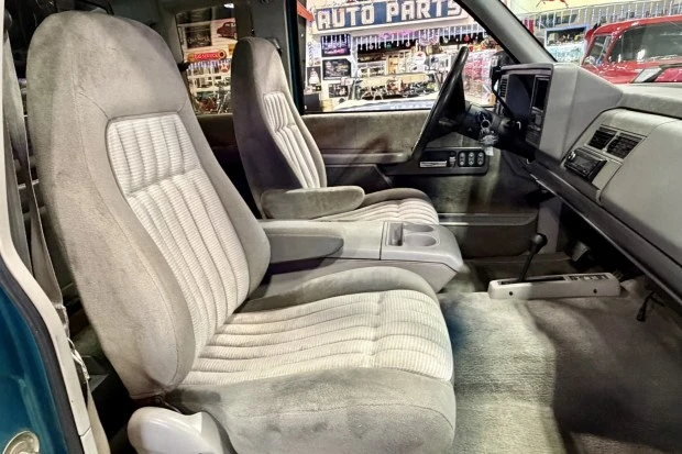 1993 Chevrolet C/K 4th Gen - Image 4 of 7
