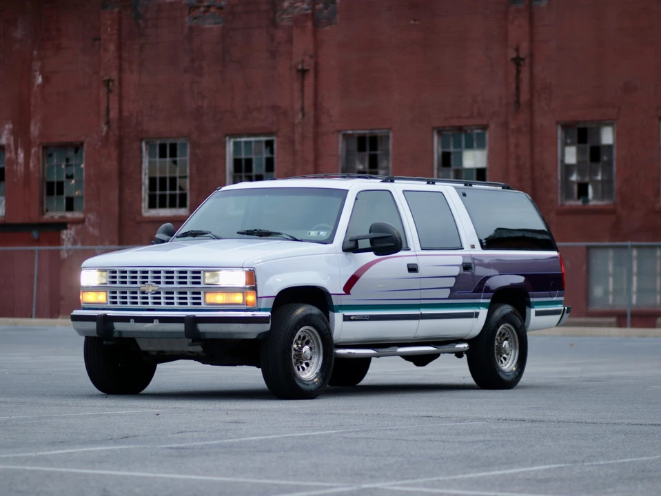 1993 Chevrolet Suburban 8th Gen - Image 14 of 31