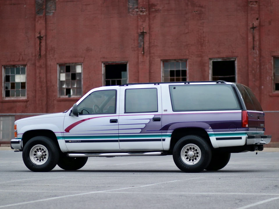 1993 Chevrolet Suburban 8th Gen - Image 6 of 31