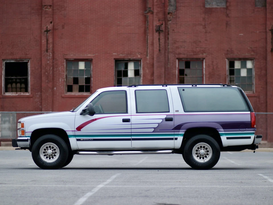 1993 Chevrolet Suburban 8th Gen - Image 5 of 31
