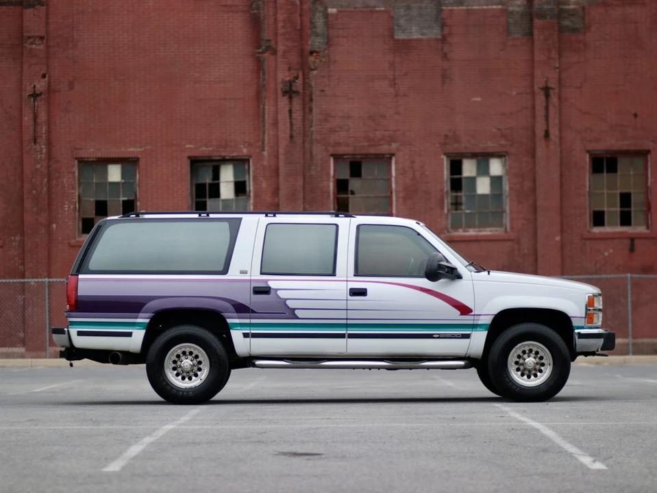 1993 Chevrolet Suburban 8th Gen - Image 11 of 31