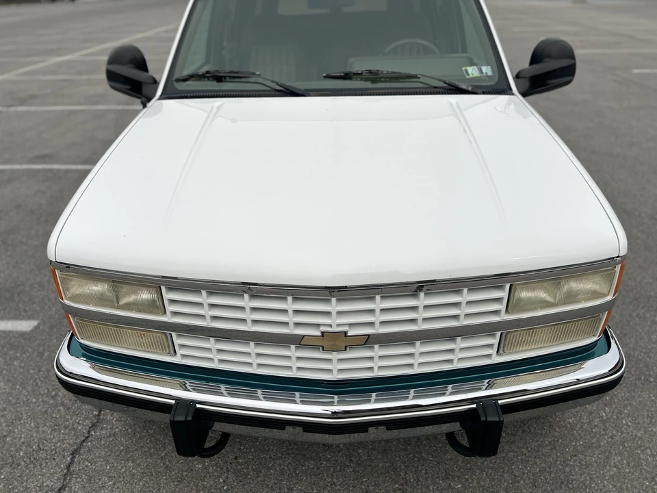 1993 Chevrolet Suburban 8th Gen - Image 18 of 31